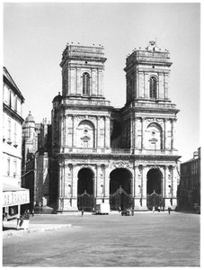 大教堂Sainte-Marie的门面 作者 法语学校