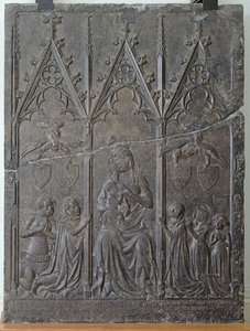 Sacquespee家族的丧葬石，来自阿拉斯的圣尼卡伊斯公墓，1376年（tournai stone） 作者 法语学校