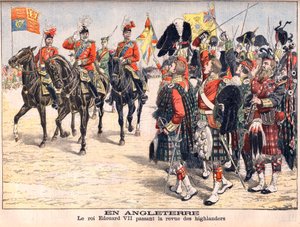 国王爱德华七世检阅高地部队。在英国。国王爱德华七世（1841-1910）通过检阅高地部队。1905年10月8日《小报》的插图。 作者 法语学校