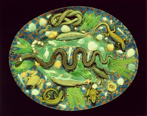 鱼和爬行动物的椭圆形盘子，Bernard Palissy洁具（陶器）的复制品 作者 法语学校
