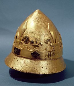 重建查理六世（1368-1422）的镀金头盔，发现于1986年的卢浮宫发掘（金属）
