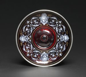 茶碟，约1880-1900年（银，珐琅）（另请参阅500393） 作者 法语学校