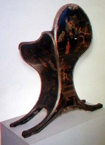 雪橇座装饰着中国风，由Dagly工作室刻，可能是由Gobelins工厂（漆器）大师Jacques Dagly编写的 作者 法语学校