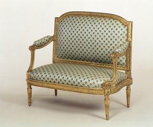 小路易十六长椅，由JPBoulard盖印，1775年（雕刻镀金木饰面装饰） 作者 法语学校