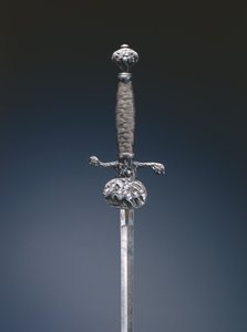 小剑（钢，铜合金镶嵌，木头和钢丝）。 作者 法语学校