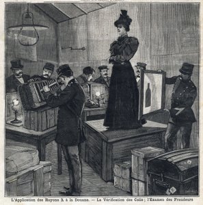 X射线（X-rays）的应用有海关：验证包裹和检查欺诈者。在1897年7月11日的 "Le Peute Parisien "上。私人收藏 作者 法语学校