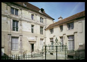 Jean de la Fontaine（1621-95）的诞生地建于1559年 作者 法语学校