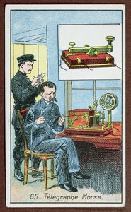 莫尔斯电码的电报发明，在一系列描绘伟大发明的卡片中的第65号，c.1910 作者 法语学校