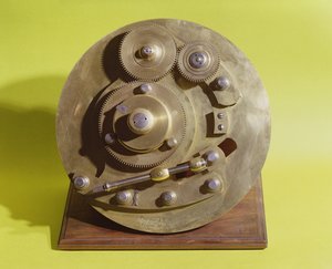参观路易十六（1754-93）的Guilloche，由巴黎的Garde-Meuble de la Couronne的IT Mercklein Saxon制作，1780年（金属装在木头上）