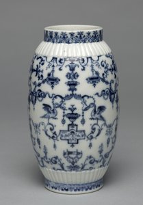 花瓶，圣云瓷器厂，约1695年至1700年 作者 法语学校