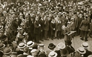1914年8月4日，德国柏林，宣读德皇的宣战公告 作者 平均绩点