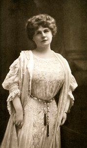 Marie Corelli，英国小说家，1909年。 作者 加贝尔