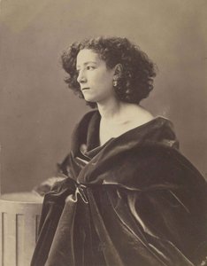 莎拉·伯恩哈特（Sarah Bernhardt）肖像1844-1923年，1864年。 作者 纳达尔