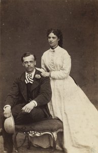 俄罗斯大公亚历山大-亚历山德罗维奇和丹麦女王子达格玛，1866年。 作者 乔治·埃米尔·汉森（Georg Emil Hansen）
