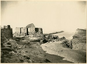 神庙遗址，背景为尼罗河，埃及 Qasr Ibrim，Georg Steindorff 拍摄，约 1930 年 作者 乔治·斯坦多夫