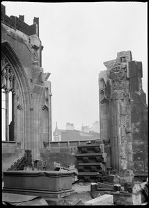 曼彻斯特大教堂，曼彻斯特，1942年。
