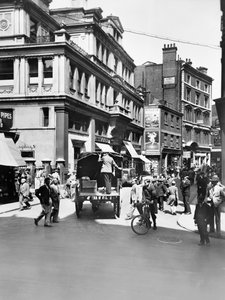 伦敦市莱登霍尔街向西看，1933年前