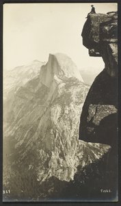 冰川点（3200 英尺）和半圆顶（5000 英尺）