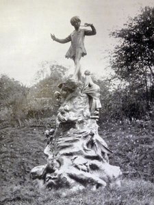 肯辛顿花园的彼得-潘雕像的摄影作品 作者 乔治·詹姆斯·弗兰普顿