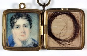 查尔斯·本廷克勋爵（Lord Charles Bentinck，1780-1826 年），对面隔间有一绺头发的金小盒坠子 作者 乔治·莱斯布里奇·桑德斯