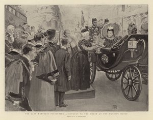 The Lady Mayoress在Mansion House向女王赠送花束