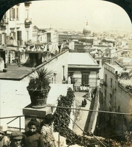 来自意大利那不勒斯的山丘，建于1909年。 作者 乔治·罗斯