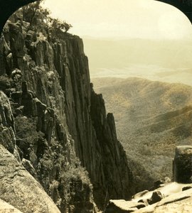 峡谷北侧，布法罗山脉，维多利亚，澳大利亚，c1909。 作者 乔治·罗斯