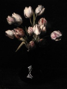 花瓶里的郁金香