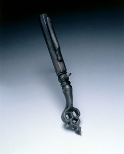 组合式轮锁扳手和火药量具，约1625-50（钢）。 作者 德国学校