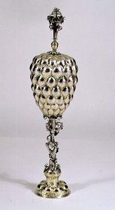 菠萝形杯和杯盖，纽伦堡，约1620年（银质鎏金 作者 德国学校