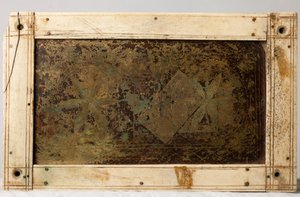 Reliquary 棺材，德国科隆，约 1150 年（木材和象牙） 作者 德国学校