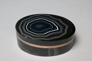 圆形鼻烟盒，约1830年 作者 德国学校