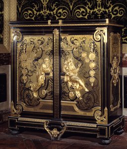家具摄政风格：带硬币的柜子由 Gilles Marie Oppenord (1672-1742) 实现，18 世纪凡尔赛宫，城堡博物馆 作者 吉尔斯·玛丽·奥本诺德（Gilles Marie Oppenord）
