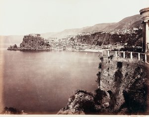 Scilla 的视图 作者 乔治·夏