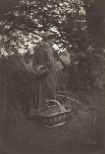 带着篮子站在地上的女人，1870年。