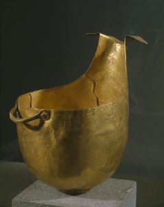 来自阿卡迪的Heraia，早期Helladic III时期（公元前200年）（黄金）的&39;Sauce boat&39;或杯子供奠酒 作者 希腊文