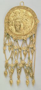 雅典娜Parthenos（金和珐琅）头部吊坠 作者 希腊学派