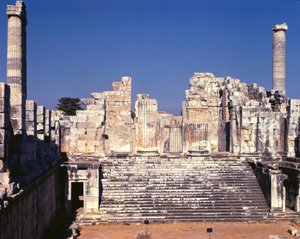 阿波罗神庙的大楼梯，c.336 BC 作者 希腊学派
