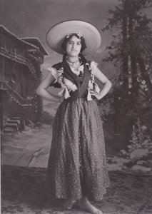 MatildeCalderón和González