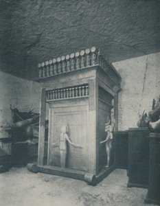 雕刻精美的金顶闪闪发光的天顶神社，c1935年