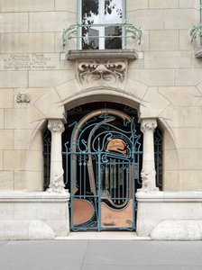 Castel Beranger 的大门，建于 1895 年至 1898 年间，位于巴黎第 16 区（照片）