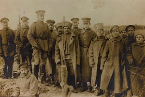 第一次世界大战：1914-1916年乌克兰在德军入侵期间。士兵群（黑白照片