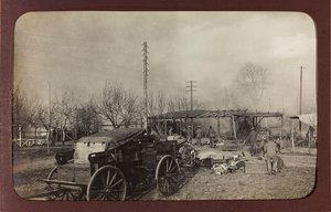 第一次世界大战：1914-1916 年德国军队入侵期间的“乌克兰”。 爆炸现场的军队（黑白照片）