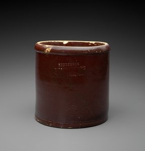 Jar，c。 1890-1894（滑釉粗陶器） 作者 亨德森陶瓷厂亨德森陶瓷厂