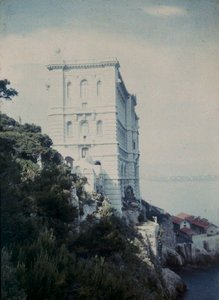 摩纳哥湾上优雅的防御性建筑 作者 亨利·乔安纳德（Henri Chouanard）