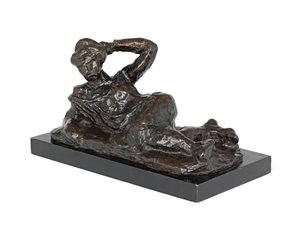 身着睡衣的裸体卧像，构思于 1906 年，铸造于 1951 年（青铜，带棕色铜绿）。 作者 亨利·马蒂斯