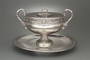 1798-1809年，盖有托盘的盖钵 作者 亨利·奥古斯特