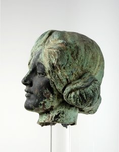 Head of Victory from the Leeds War Memorial 作者 加拿大学校