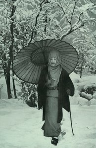 1910年12月在日本。 作者 赫伯特·庞廷
