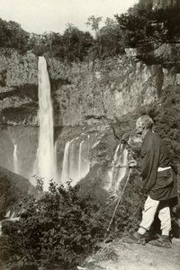 华严塔基（Kegon-No-Taki），1910年。 作者 赫伯特·庞廷
